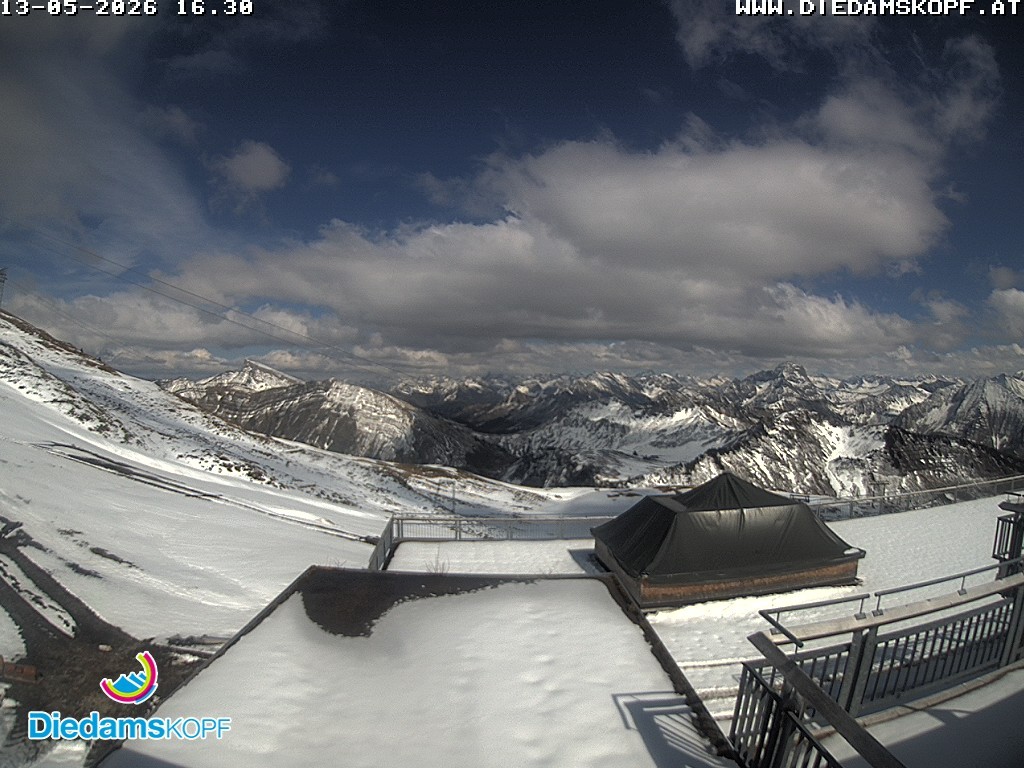 Archived image Webcam mountain station gondola "Diedamskopf", Vorarlberg