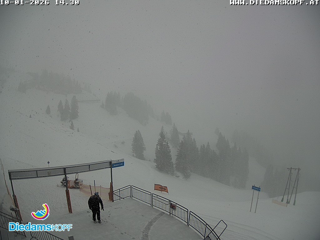 Archiv Foto Webcam Diedamskopf: Ausblick Wedelstube