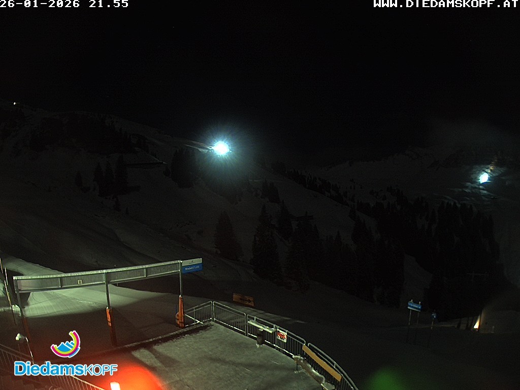 Archived image Webcam Mountain Diedamskopf - View Wedelstube