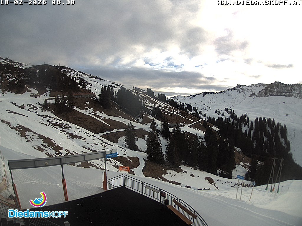 Archiv Foto Webcam Diedamskopf: Ausblick Wedelstube