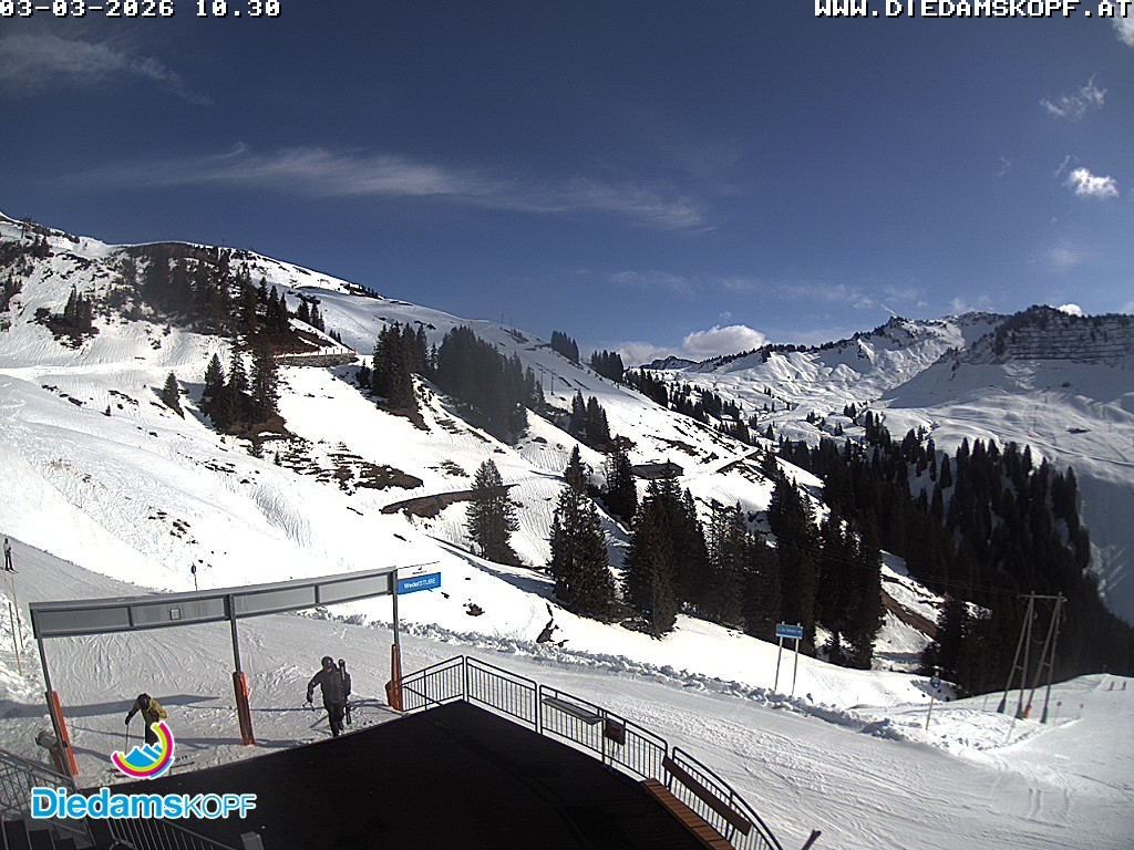 Archiv Foto Webcam Diedamskopf: Ausblick Wedelstube