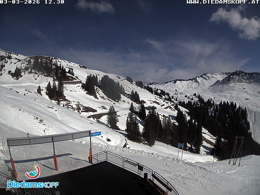 Archiv Foto Webcam Diedamskopf: Ausblick Wedelstube