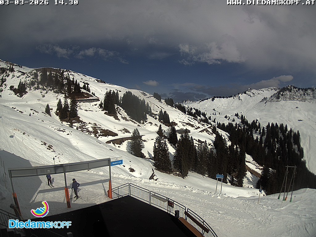 Archiv Foto Webcam Diedamskopf: Ausblick Wedelstube