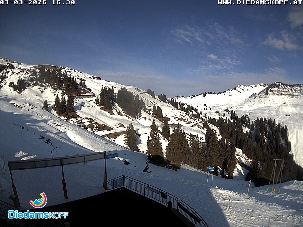 Archiv Foto Webcam Diedamskopf: Ausblick Wedelstube
