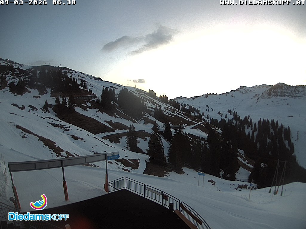 Archiv Foto Webcam Diedamskopf: Ausblick Wedelstube