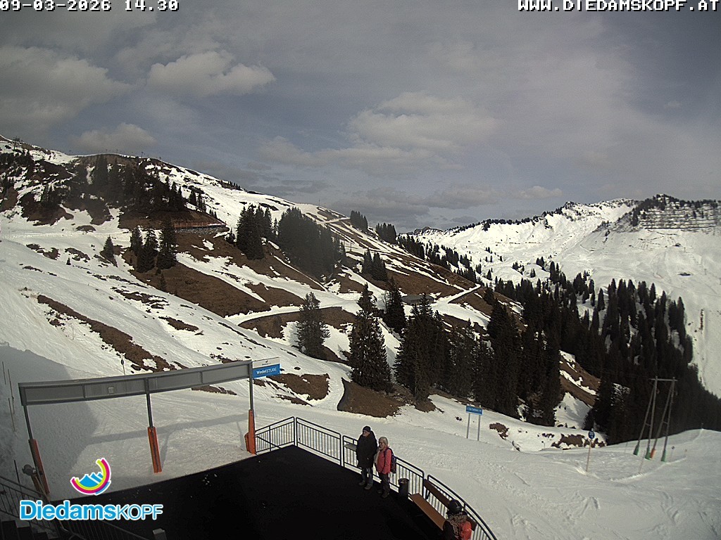 Archiv Foto Webcam Diedamskopf: Ausblick Wedelstube