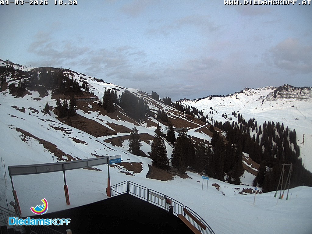 Archiv Foto Webcam Diedamskopf: Ausblick Wedelstube