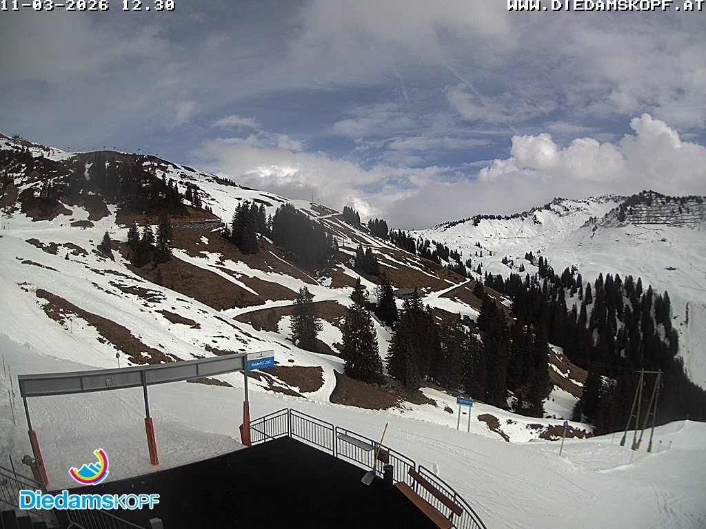 Archiv Foto Webcam Diedamskopf: Ausblick Wedelstube