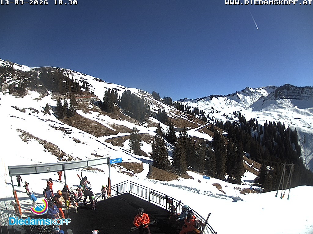 Archiv Foto Webcam Diedamskopf: Ausblick Wedelstube