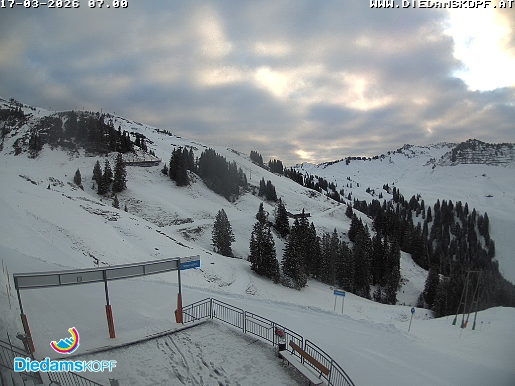 Archiv Foto Webcam Diedamskopf: Ausblick Wedelstube