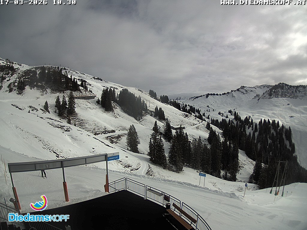Archiv Foto Webcam Diedamskopf: Ausblick Wedelstube
