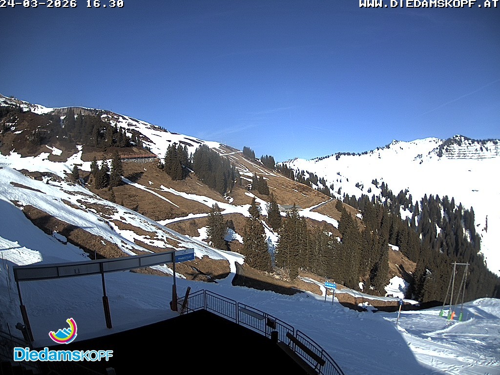 Archiv Foto Webcam Diedamskopf: Ausblick Wedelstube