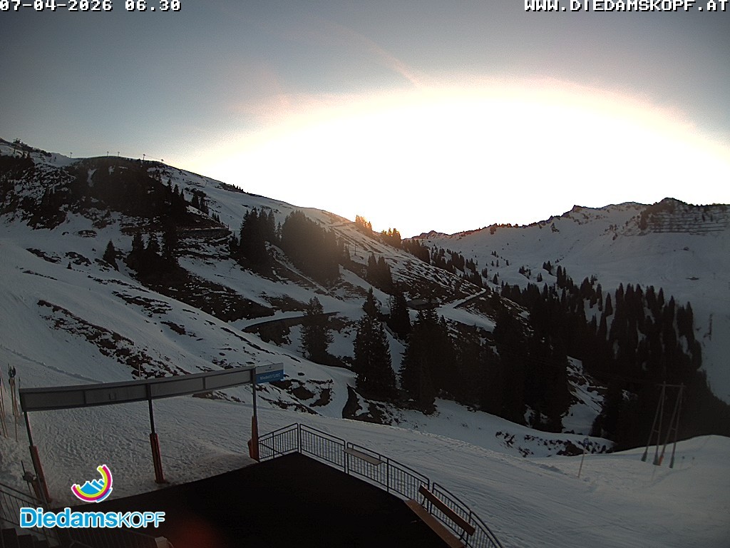 Archiv Foto Webcam Diedamskopf: Ausblick Wedelstube