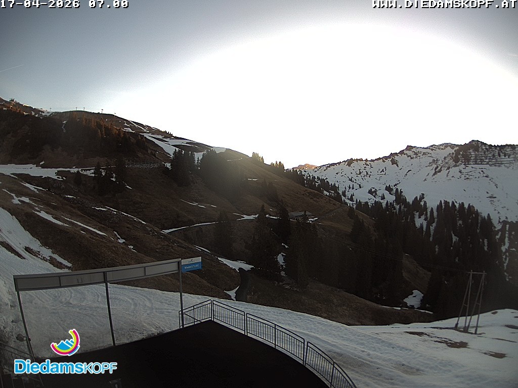 Archiv Foto Webcam Diedamskopf: Ausblick Wedelstube