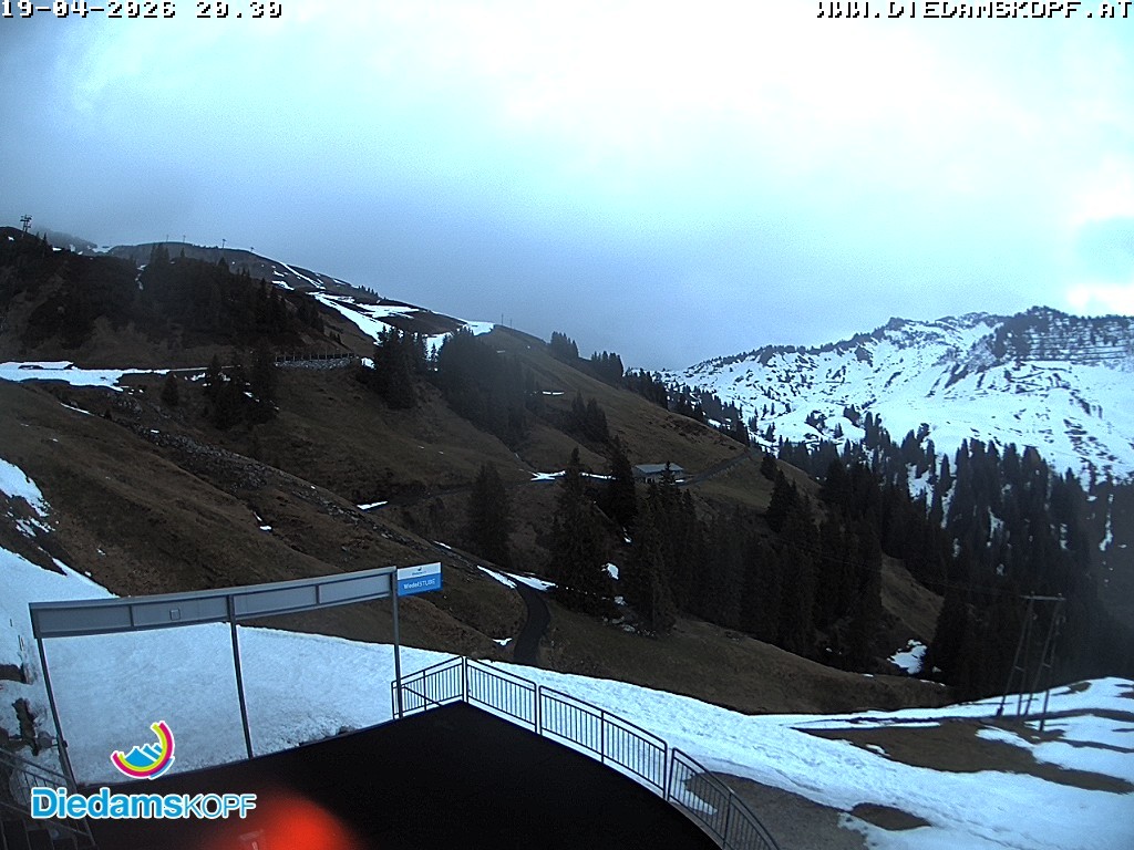 Archiv Foto Webcam Diedamskopf: Ausblick Wedelstube
