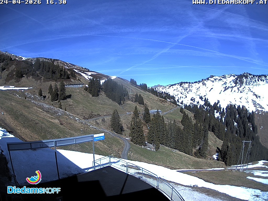 Archiv Foto Webcam Diedamskopf: Ausblick Wedelstube