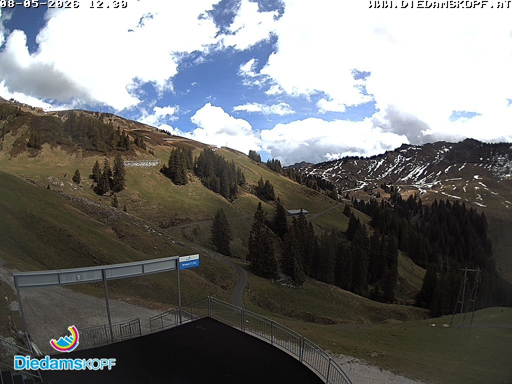 Archiv Foto Webcam Diedamskopf: Ausblick Wedelstube