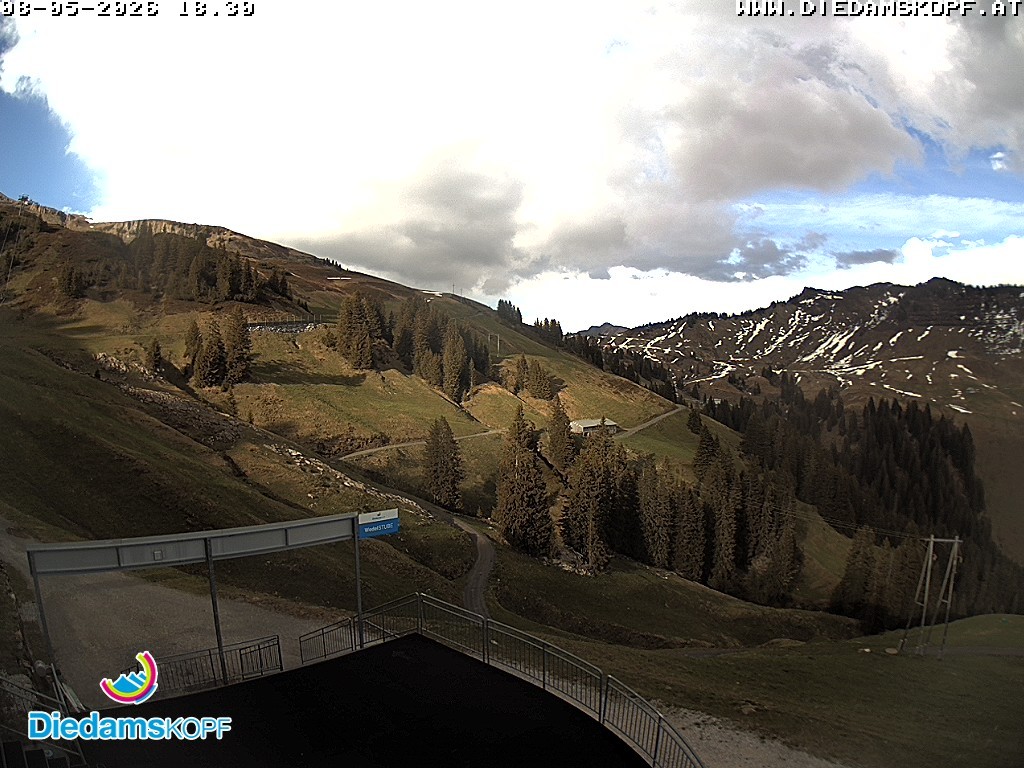 Archiv Foto Webcam Diedamskopf: Ausblick Wedelstube