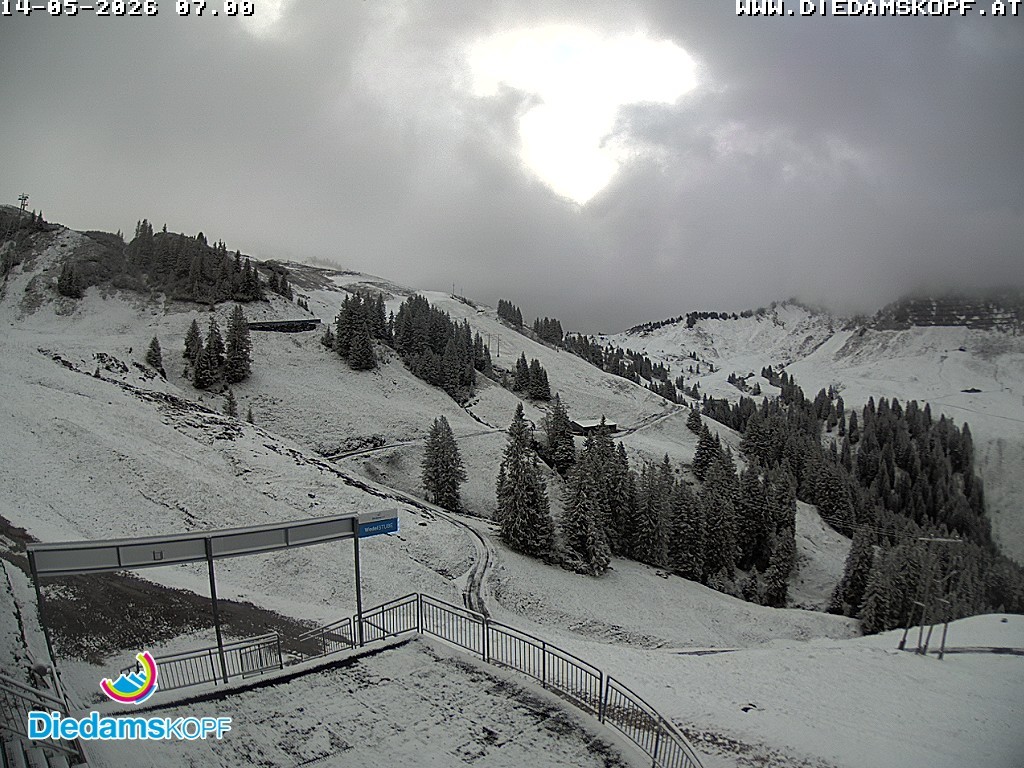 Archiv Foto Webcam Diedamskopf: Ausblick Wedelstube