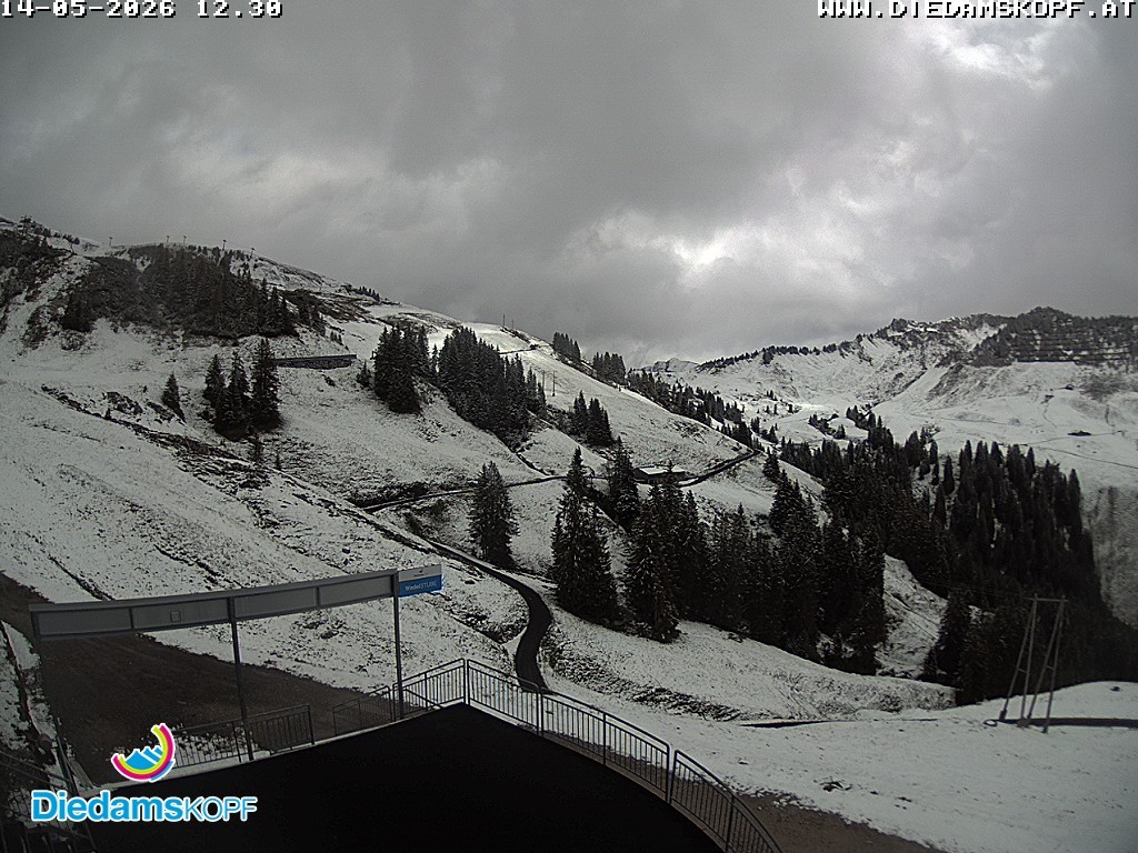 Archiv Foto Webcam Diedamskopf: Ausblick Wedelstube