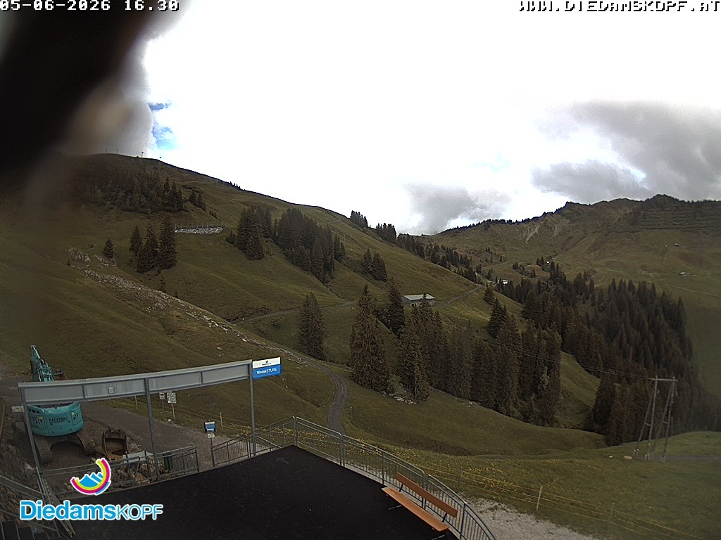 Archiv Foto Webcam Diedamskopf: Ausblick Wedelstube