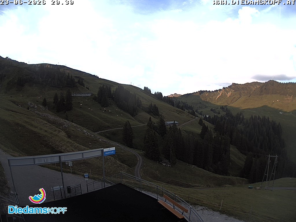 Archiv Foto Webcam Diedamskopf: Ausblick Wedelstube