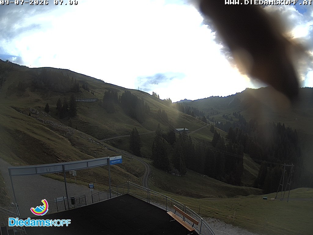 Archiv Foto Webcam Diedamskopf: Ausblick Wedelstube