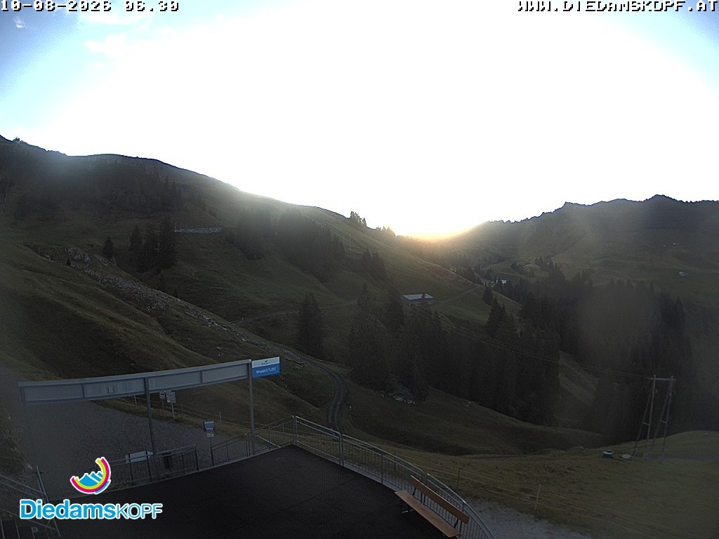 Archived image Webcam Mountain Diedamskopf - View Wedelstube