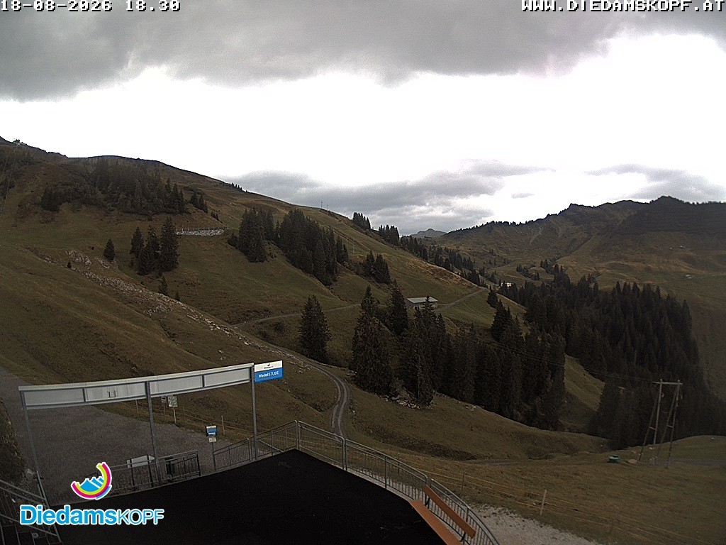 Archiv Foto Webcam Diedamskopf: Ausblick Wedelstube