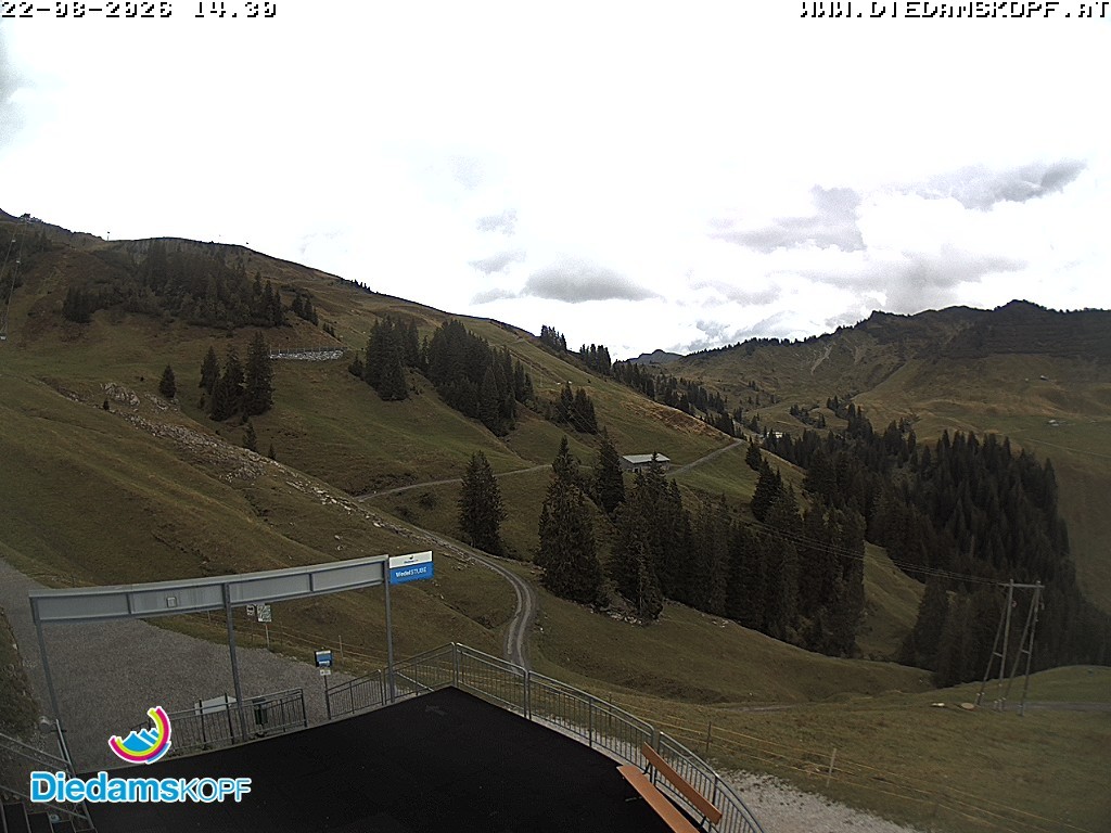 Archiv Foto Webcam Diedamskopf: Ausblick Wedelstube