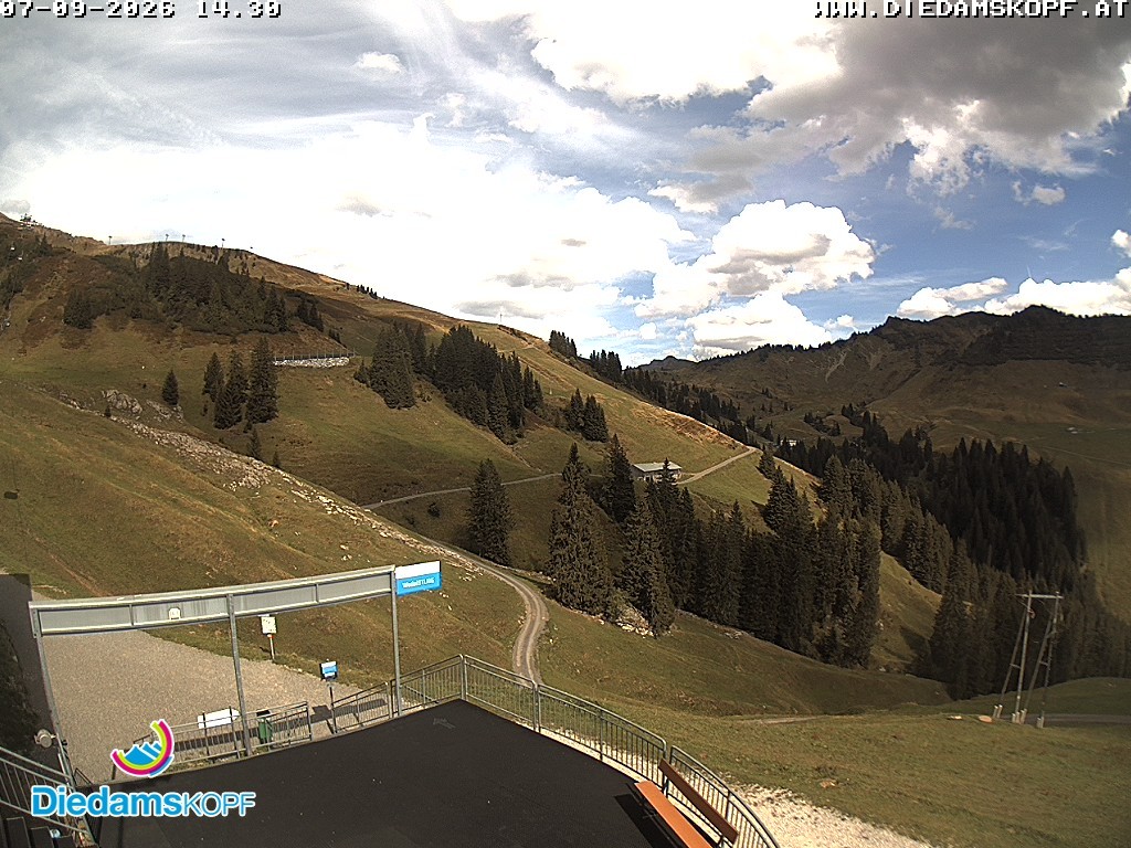 Archiv Foto Webcam Diedamskopf: Ausblick Wedelstube