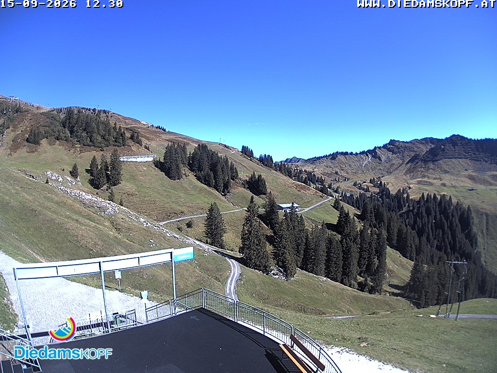 Archiv Foto Webcam Diedamskopf: Ausblick Wedelstube