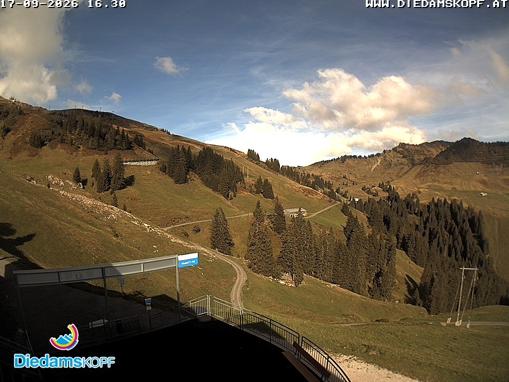 Archiv Foto Webcam Diedamskopf: Ausblick Wedelstube