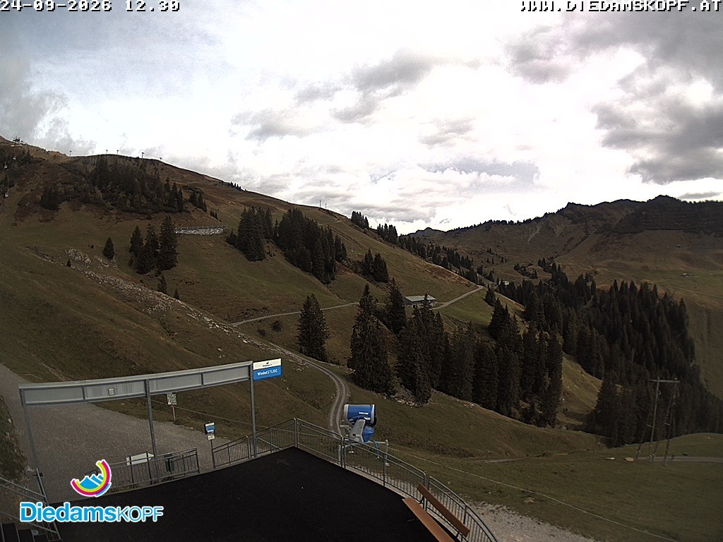 Archiv Foto Webcam Diedamskopf: Ausblick Wedelstube