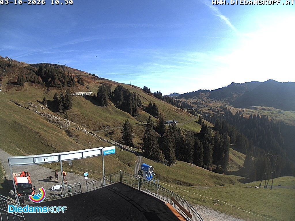 Archiv Foto Webcam Diedamskopf: Ausblick Wedelstube