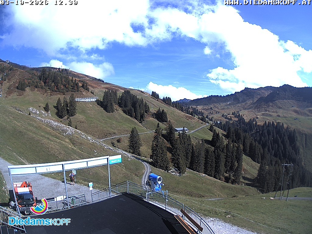 Archiv Foto Webcam Diedamskopf: Ausblick Wedelstube