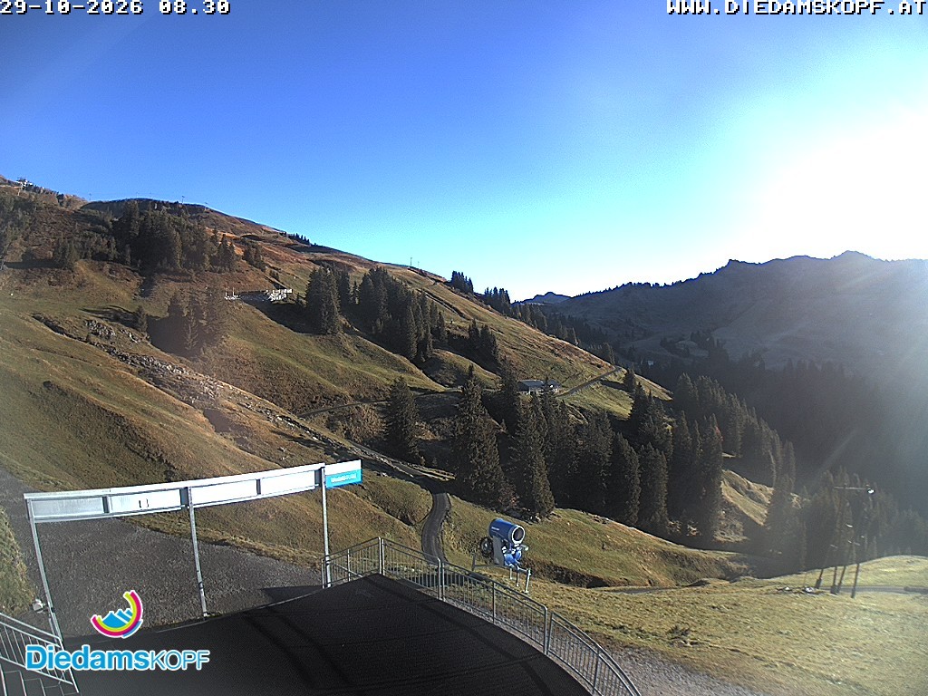 Archiv Foto Webcam Diedamskopf: Ausblick Wedelstube