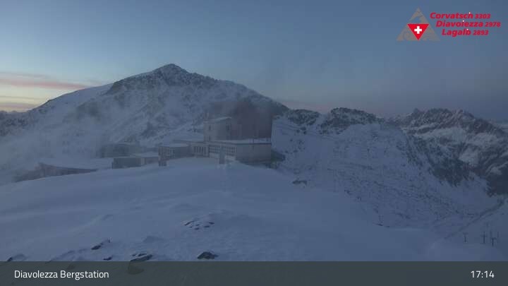 Archiv Foto Webcam Diavolezza: Berghaus Diavolezza