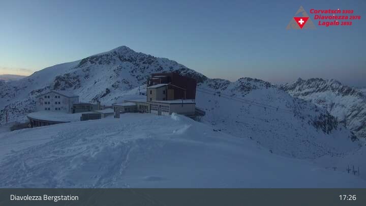 Archiv Foto Webcam Diavolezza: Berghaus Diavolezza