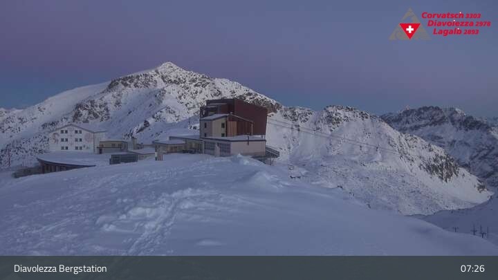Archiv Foto Webcam Diavolezza: Berghaus Diavolezza