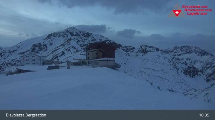 Archived image Webcam Diavolezza - Mountain House Diavolezza