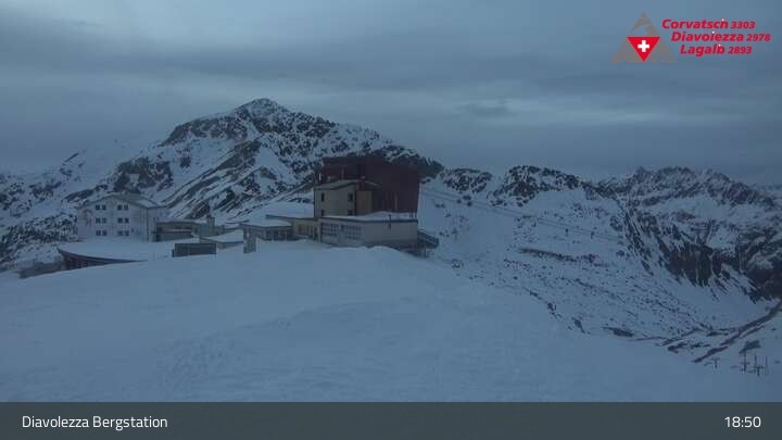 Archiv Foto Webcam Diavolezza: Berghaus Diavolezza