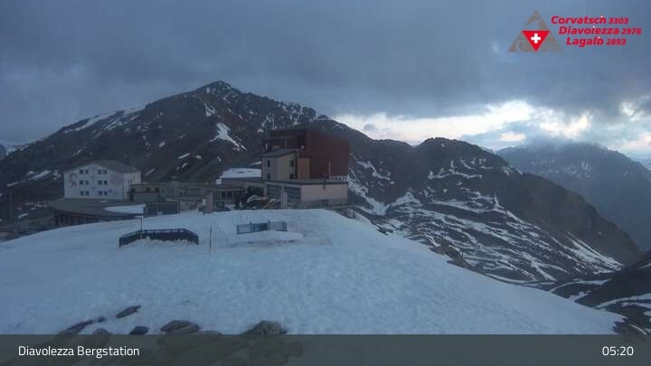Archiv Foto Webcam Diavolezza: Berghaus Diavolezza