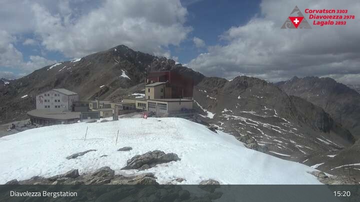 Archived image Webcam Diavolezza - Mountain House Diavolezza