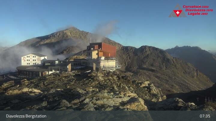 Archiv Foto Webcam Diavolezza: Berghaus Diavolezza