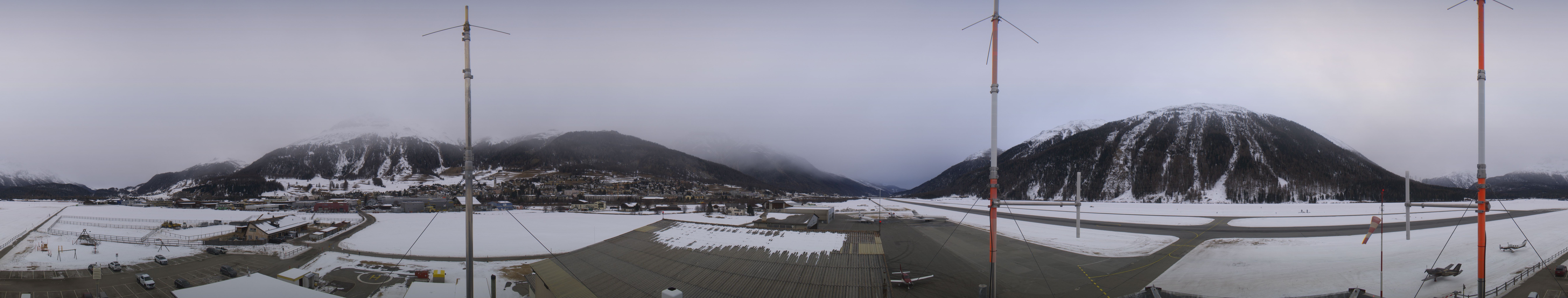 Archived image Webcam Samedan I Airport orientation west