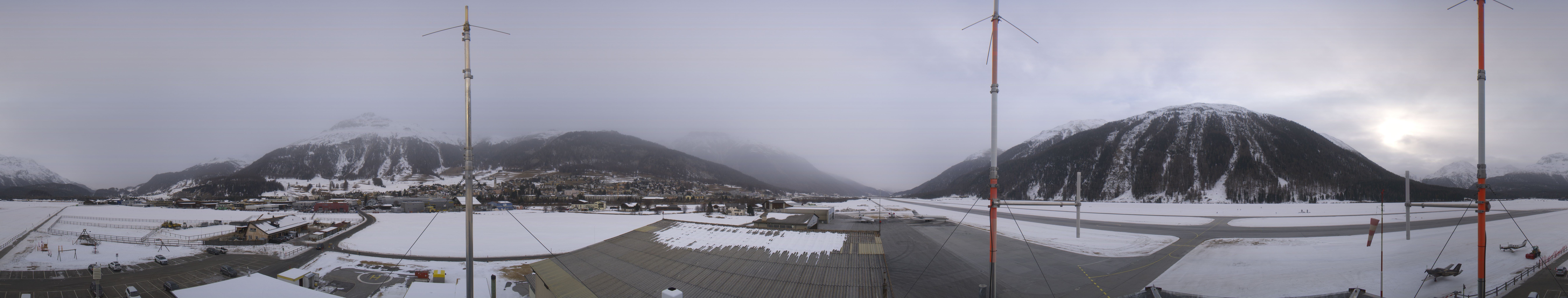 Archived image Webcam Samedan I Airport orientation west