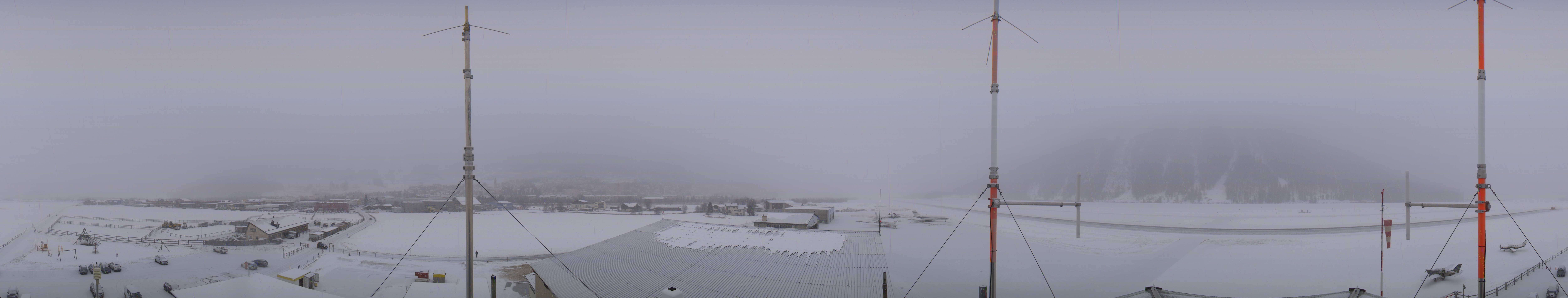 Archived image Webcam Samedan I Airport orientation west
