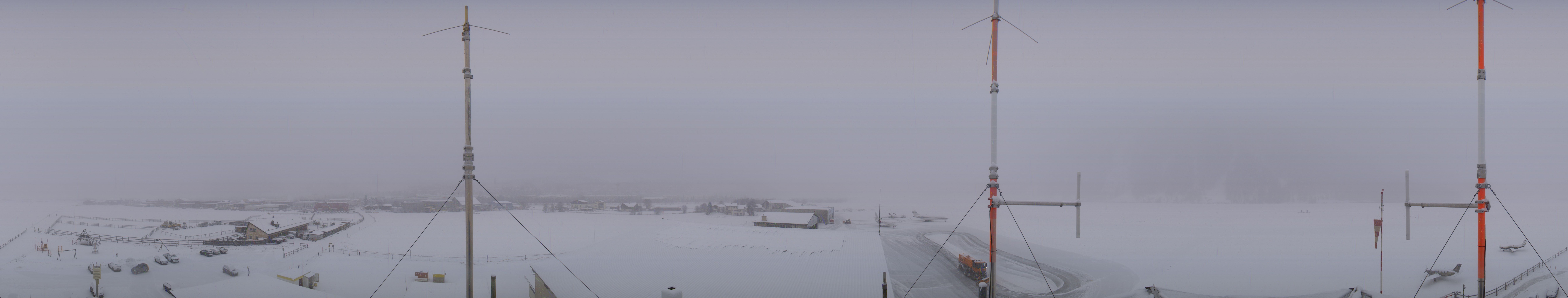 Archived image Webcam Samedan I Airport orientation west