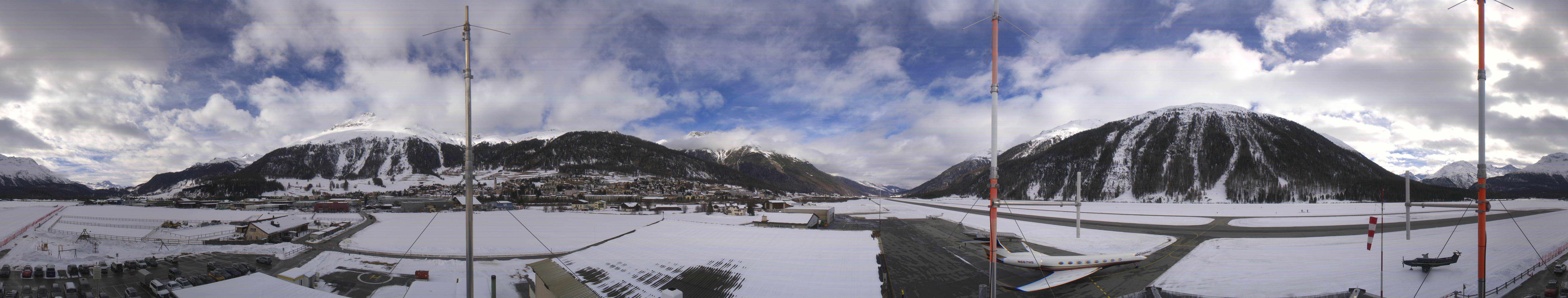 Archived image Webcam Samedan I Airport orientation west